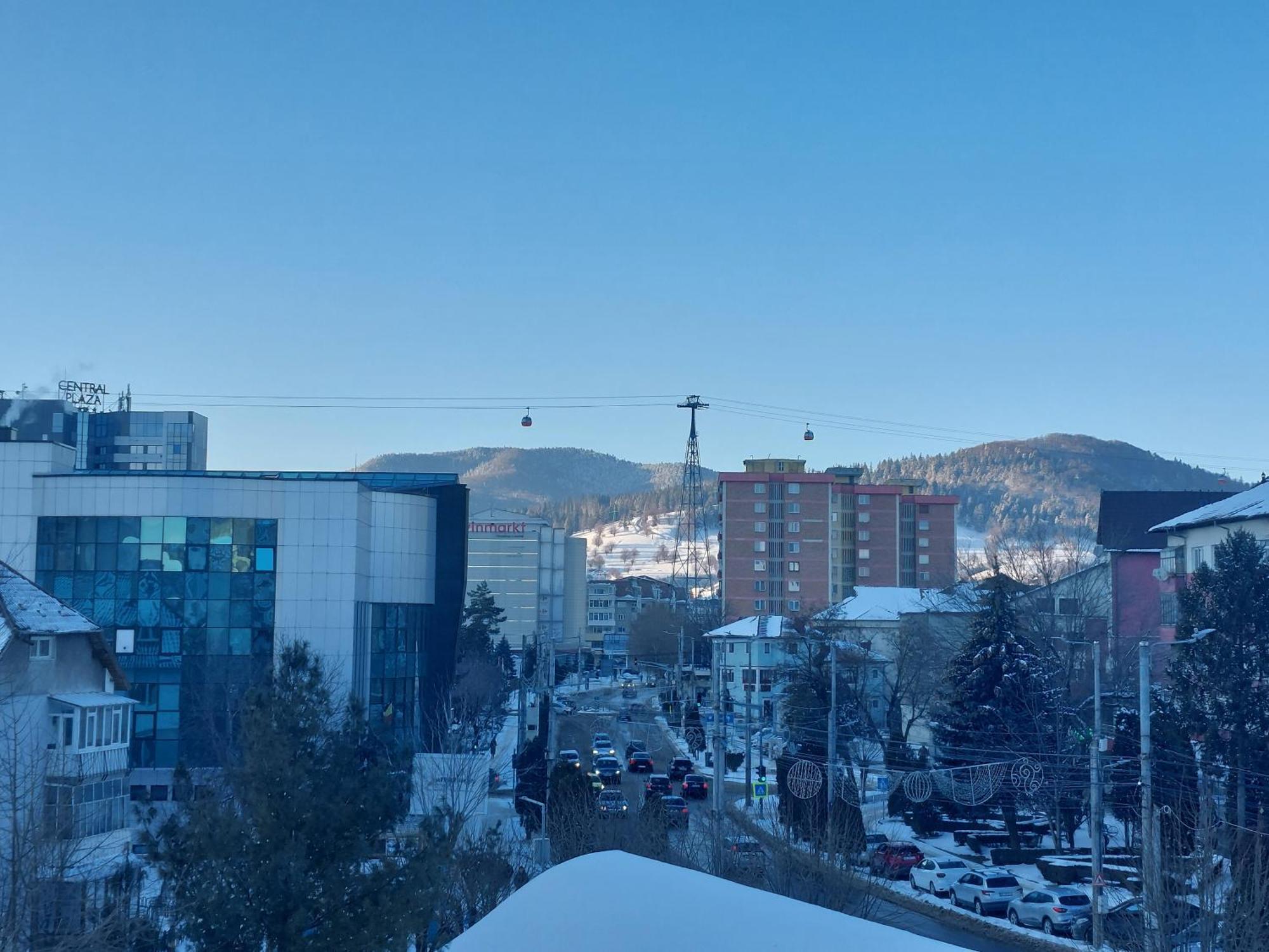 Rg Garsoniera Central Piatra Neamţ Buitenkant foto
