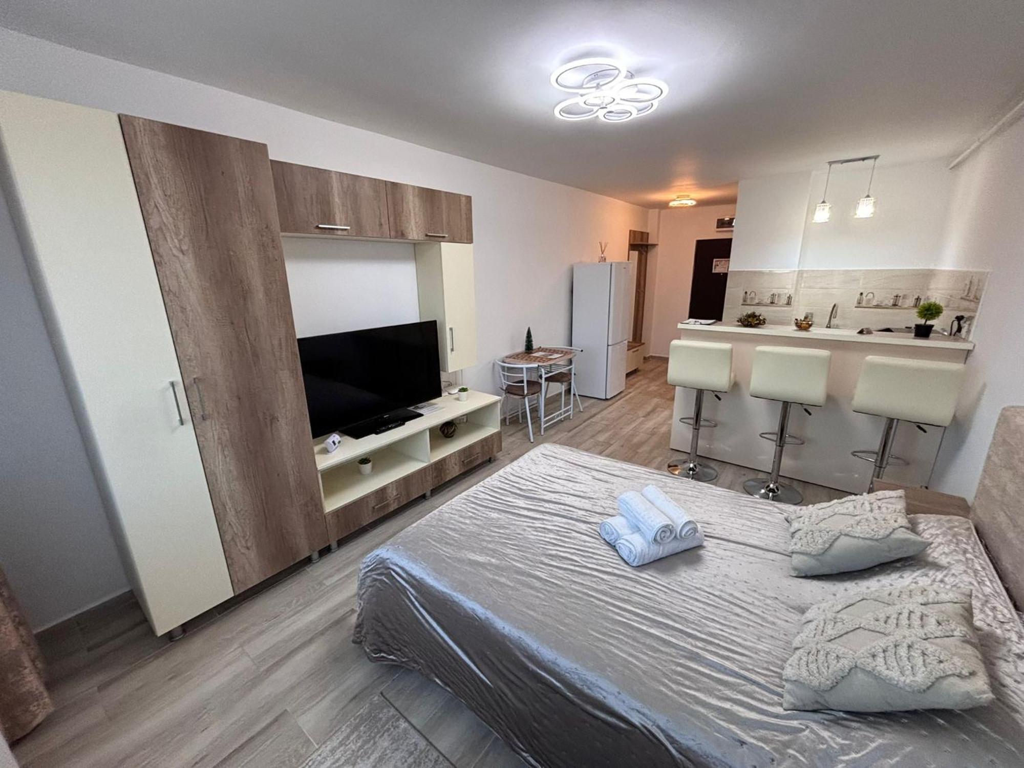 Rg Garsoniera Central Piatra Neamţ Buitenkant foto